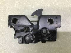 Замок капота Volkswagen Caddy 2004-2016