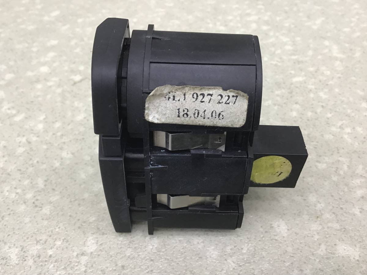 Блок кнопок Audi Q7 (4L) 2005-2015 Блок кнопок Audi Q7 (4L) 2005-2015