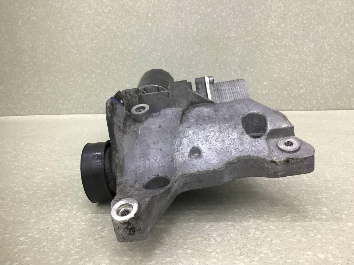 Кронштейн генератора Volkswagen Passat B6 2005-2010 Кронштейн генератора Volkswagen Passat B6 2005-2010