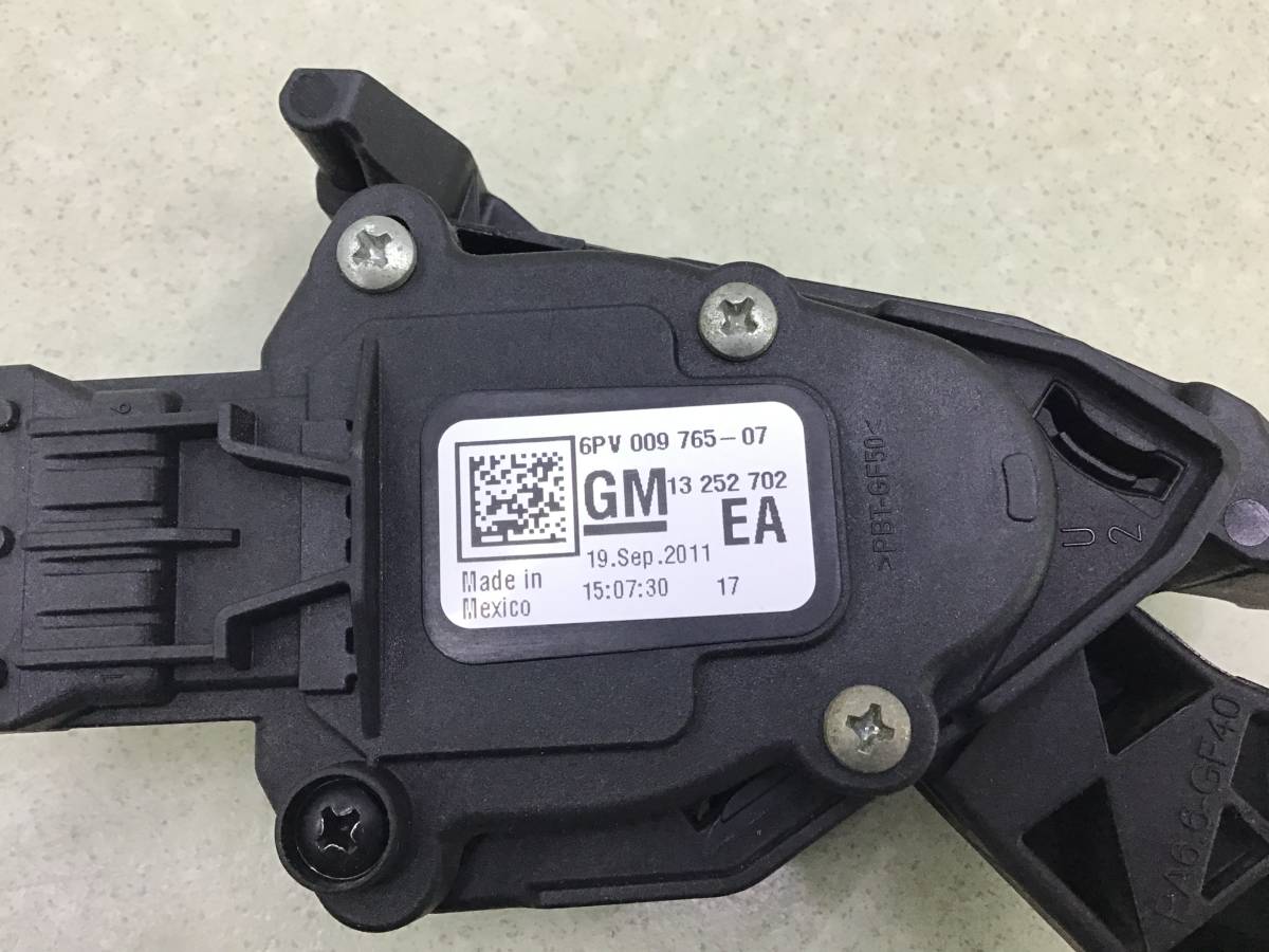 Педаль газа Opel Astra J (P10) 2009-2015