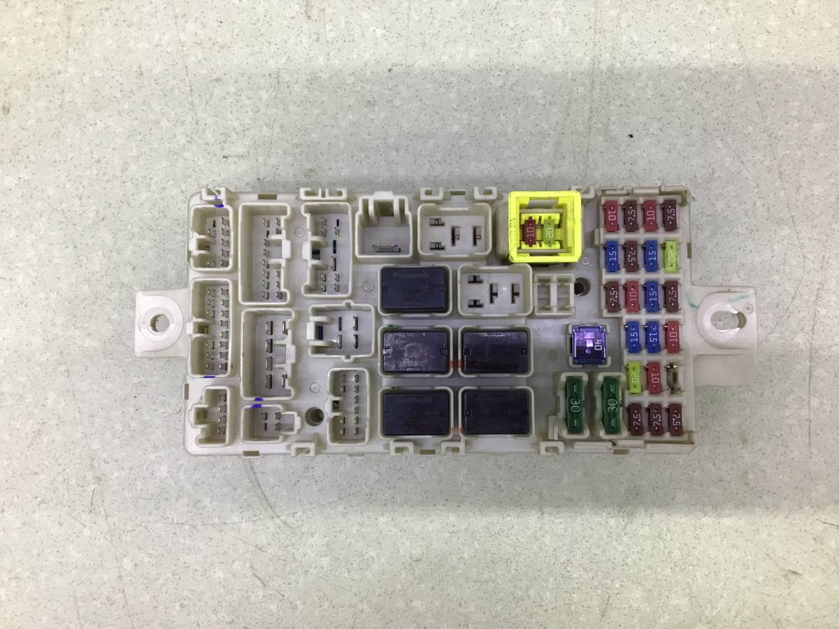 Блок предохранителей Mitsubishi Pajero/Montero Sport (KS) 2015>