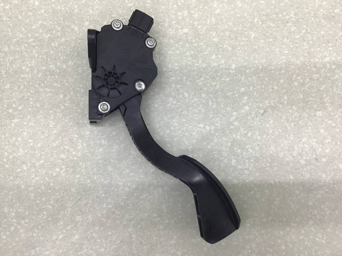 Педаль газа Toyota Camry (V50) 2011-2017 Педаль газа Toyota Camry (V50) 2011-2017
