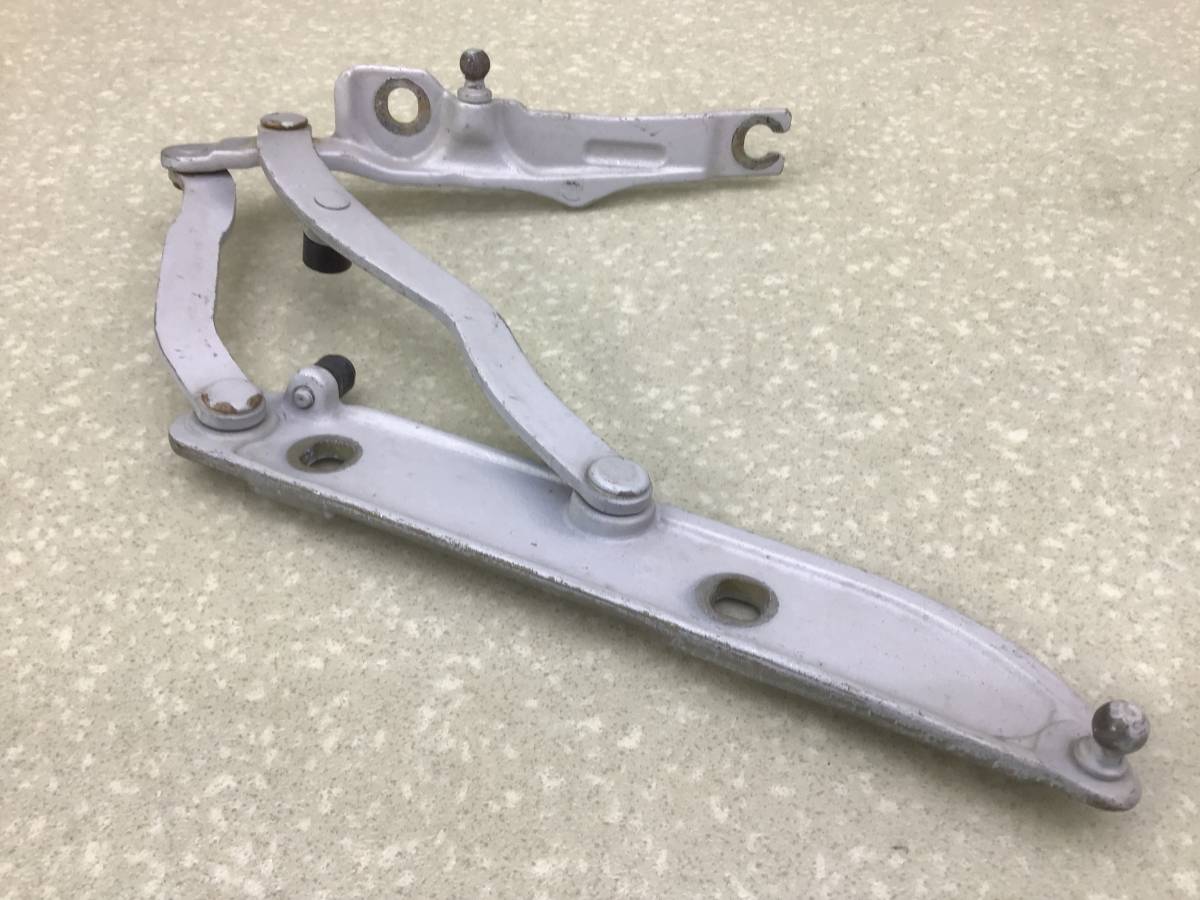 Петля крышки багажника BMW 3-series E46 1998-2005 Петля крышки багажника BMW 3-series E46 1998-2005