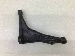 Кронштейн КПП левый Toyota Hilux (GUN125L, GUN126L, TGN126) 2015-н.в.