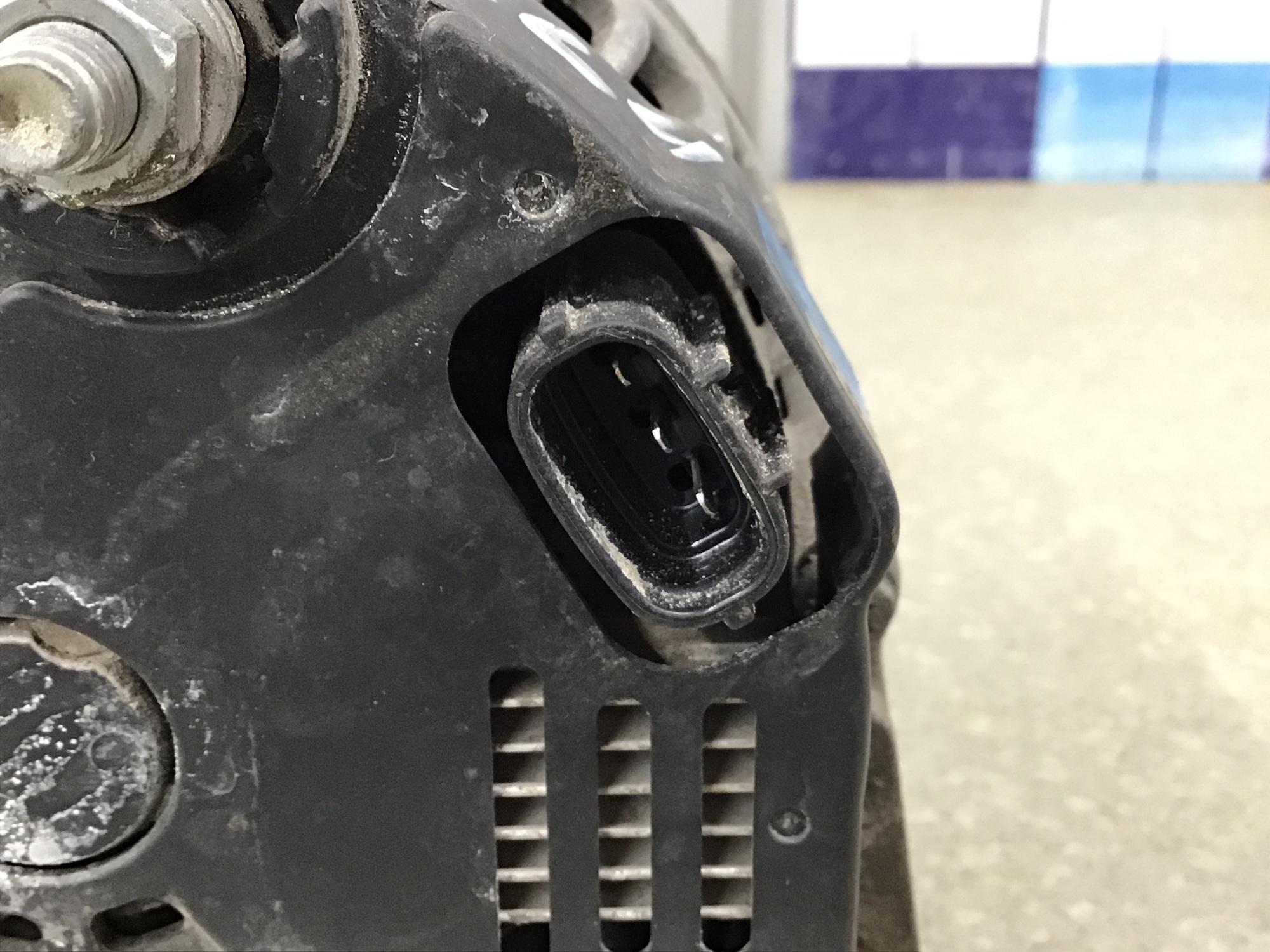 Генератор Nissan X-Trail (T31) 2007-2014