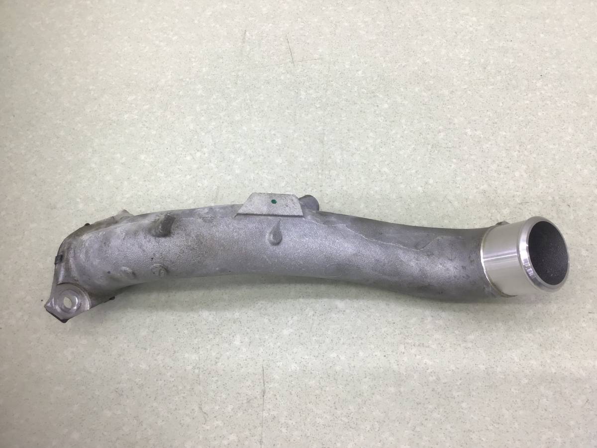 Патрубок турбины  Toyota Land Cruiser (J300) 2021>