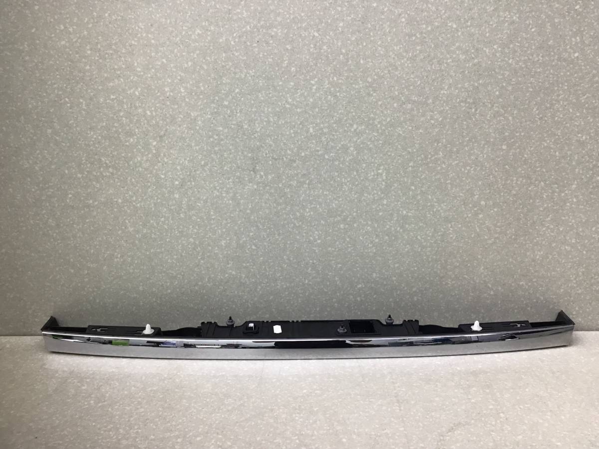Накладка крышки багажника BMW 7-Series F01 2008-2015 Накладка крышки багажника BMW 7-Series F01 2008-2015