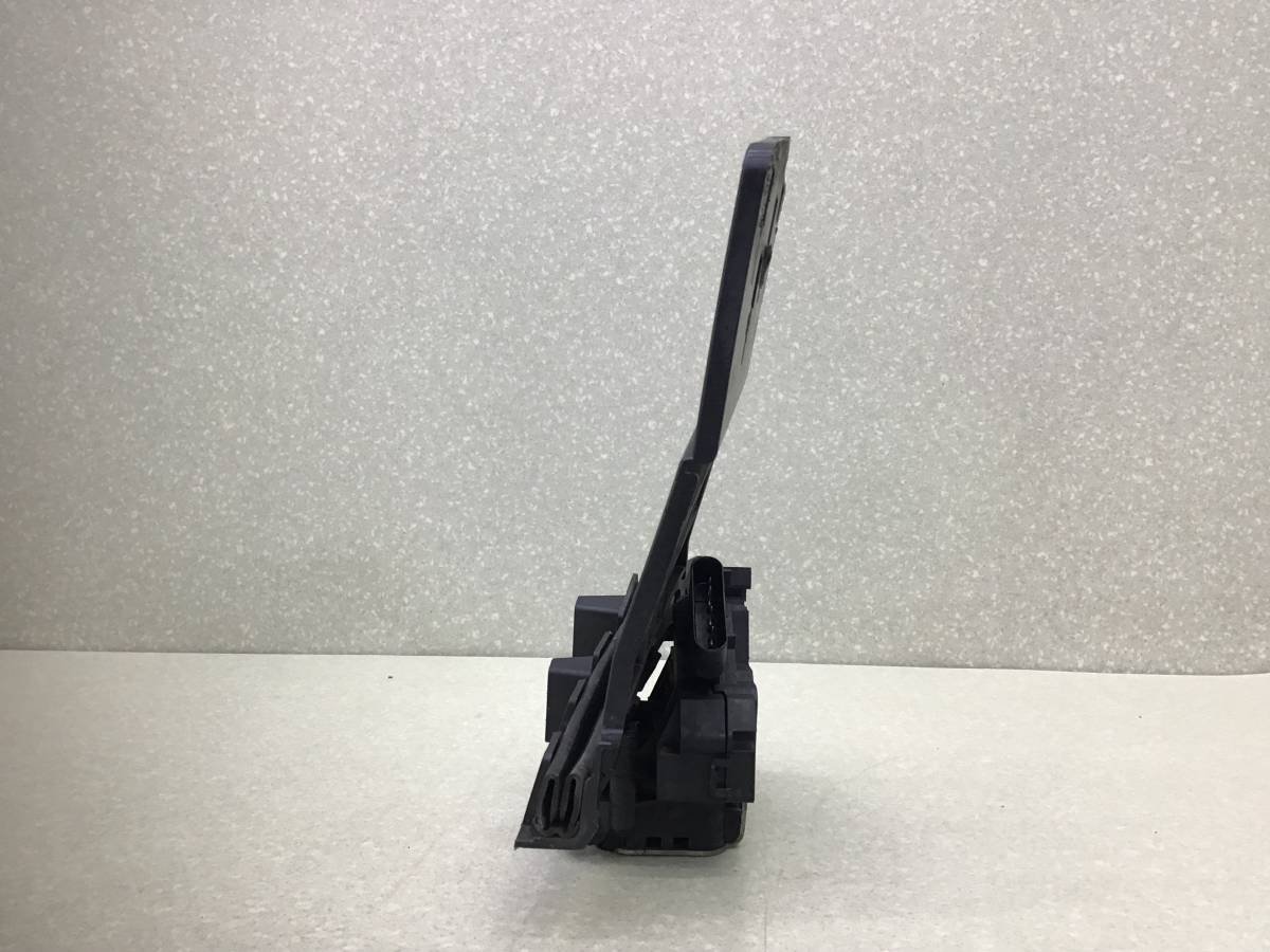 Замок двери задней правой Ford Fiesta (CB1) 2008-2019