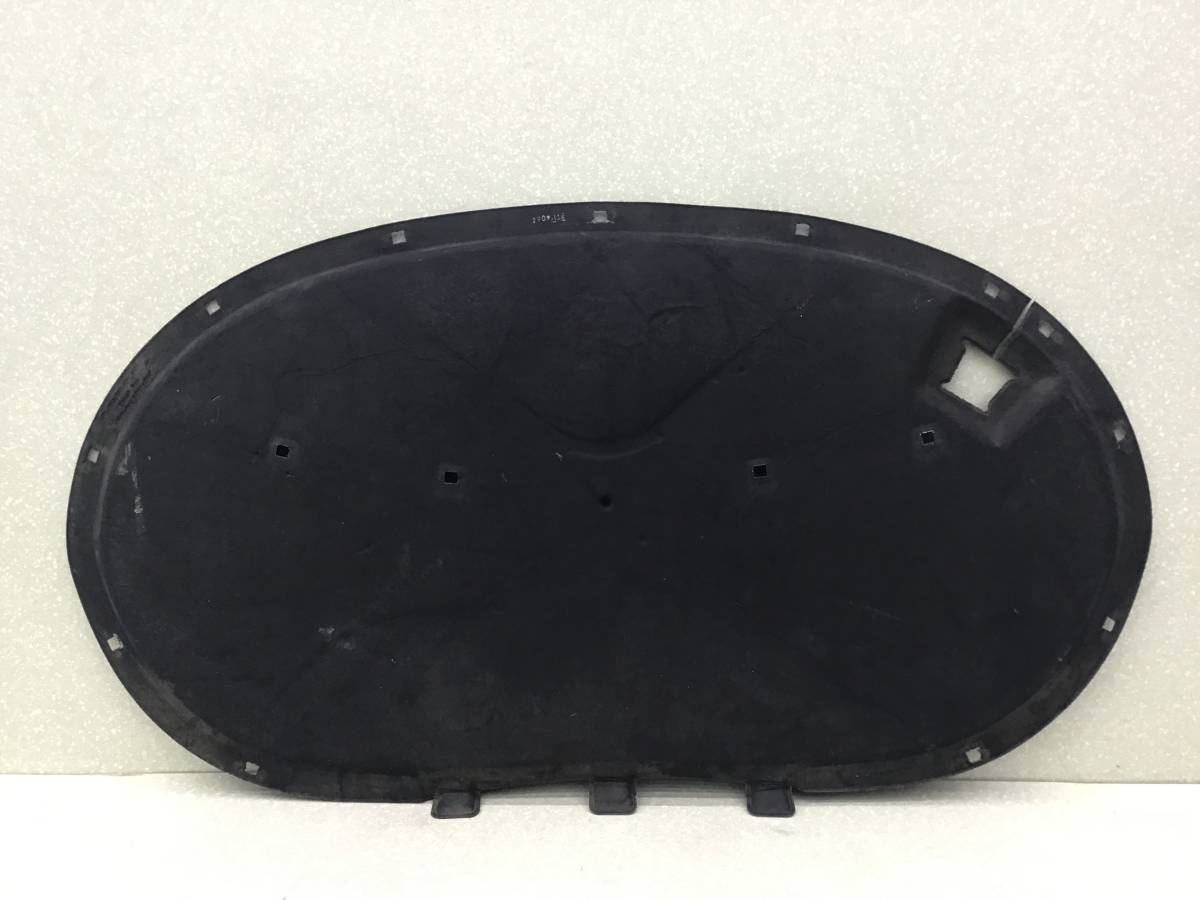 Шумоизоляция капота Volkswagen Passat B7 2011-2015 Шумоизоляция капота Volkswagen Passat B7 2011-2015