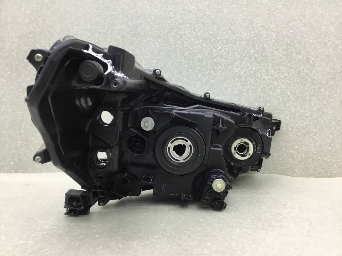 Фара левая Toyota Hilux (GUN125L, GUN126L, TGN126) 2015-н.в. Фара левая Toyota Hilux (GUN125L, GUN126L, TGN126) 2015-н.в.