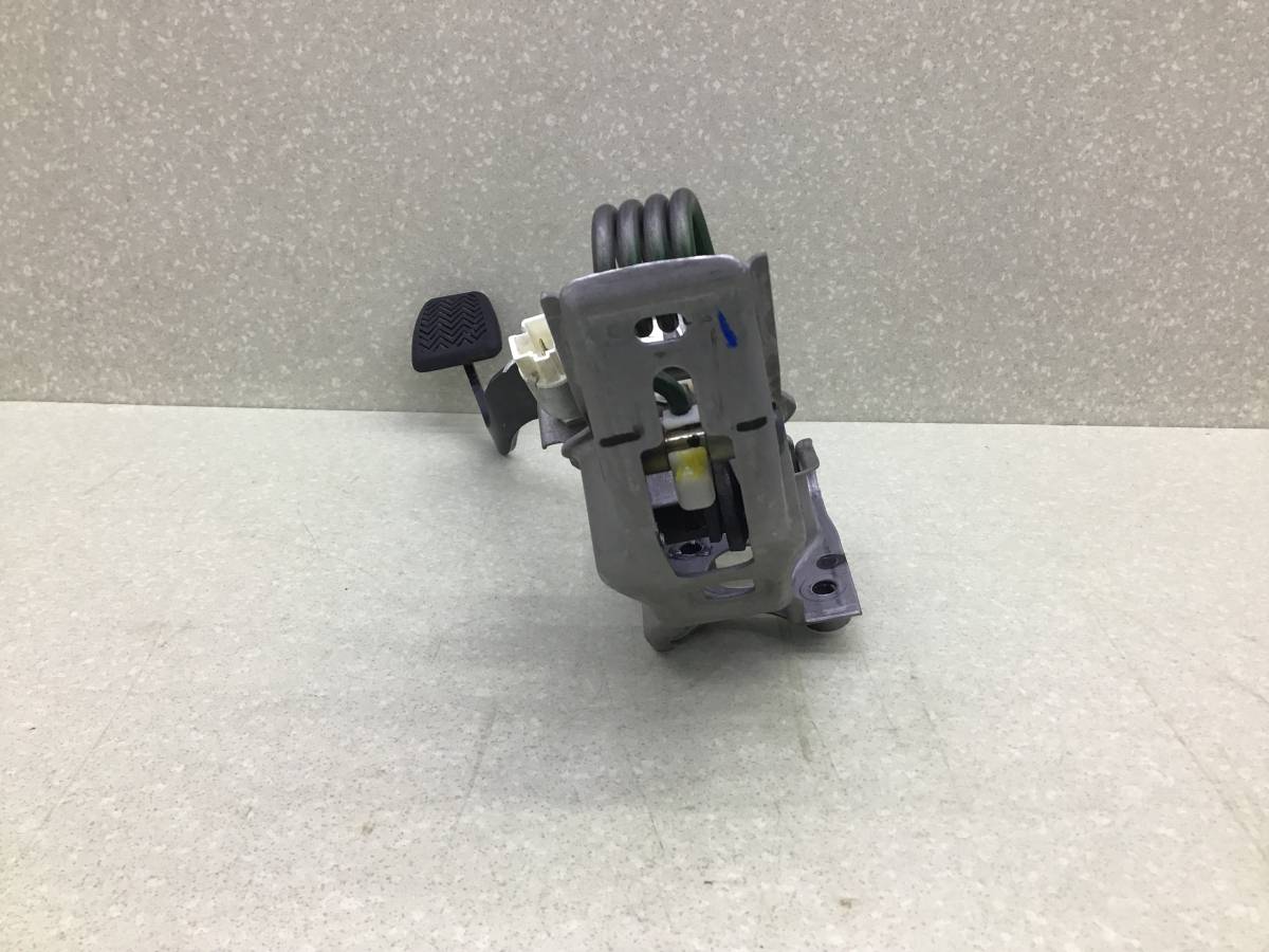 Педаль сцепления Toyota Rav 4 (A40) 2013>