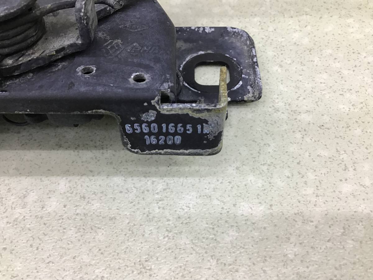 Замок капота Renault Logan (2) 2014> Замок капота Renault Logan (2) 2014>