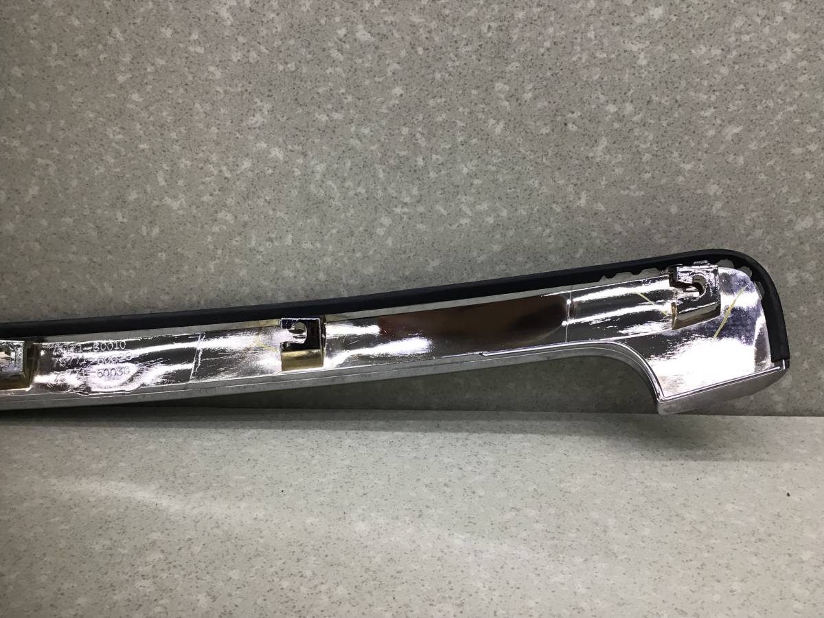 Молдинг капота Toyota Land Cruiser Prado (J150) 2009> Молдинг капота Toyota Land Cruiser Prado (J150) 2009>