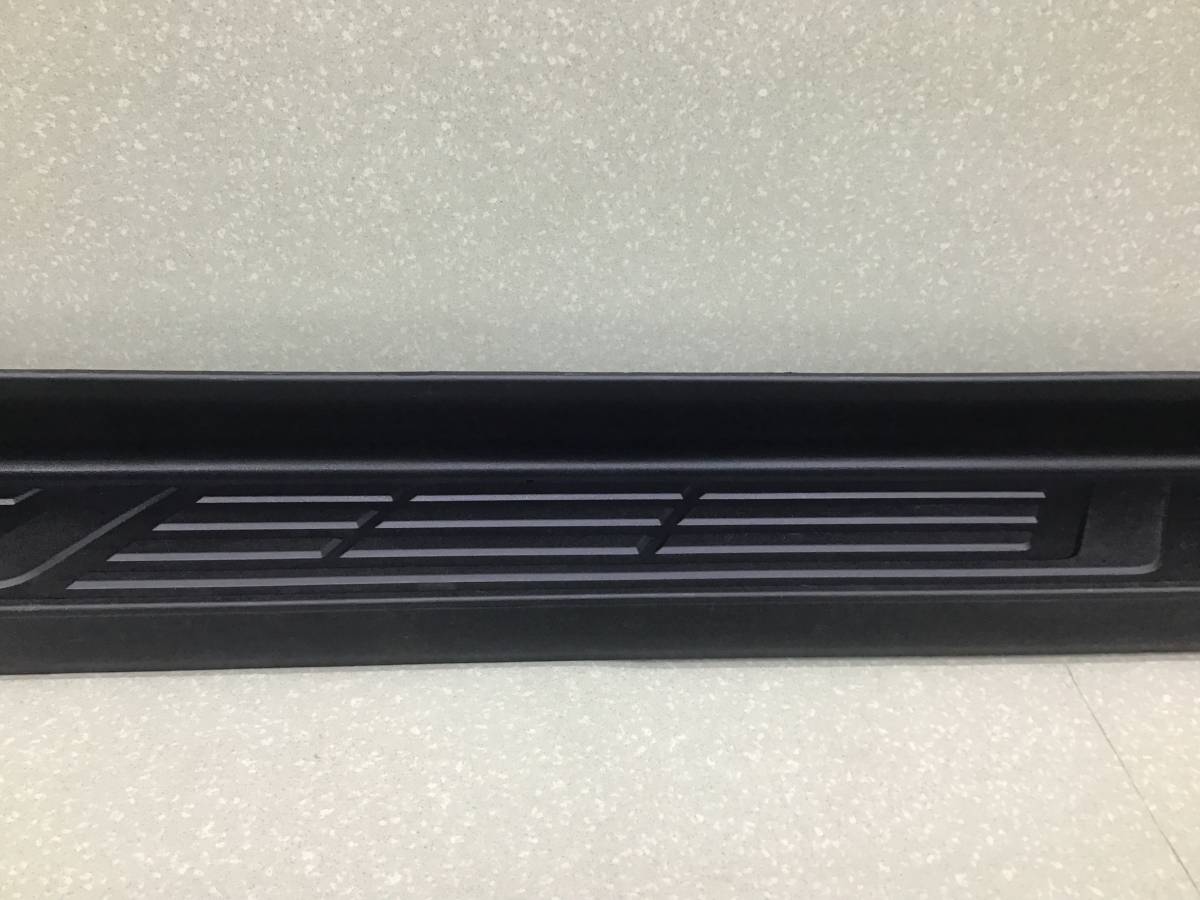 Подножка правая Toyota Hilux 2004-2015 Подножка правая Toyota Hilux 2004-2015