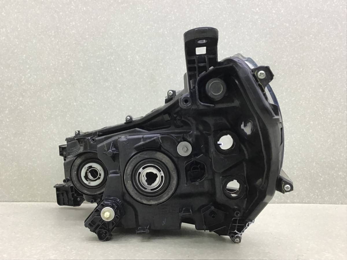 Фара правая Toyota Hilux (GUN125L, GUN126L, TGN126) 2015-н.в. Фара правая Toyota Hilux (GUN125L, GUN126L, TGN126) 2015-н.в.
