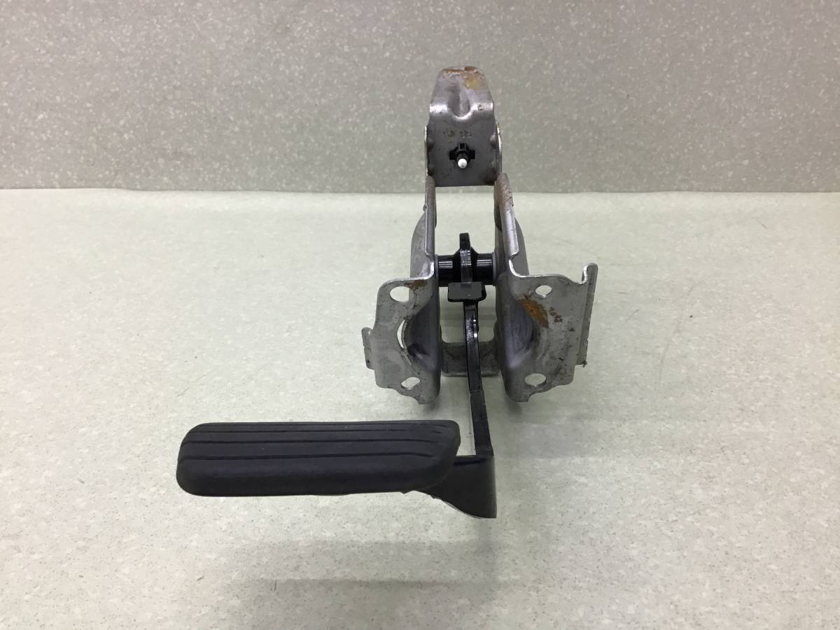 Педаль тормоза Renault Duster (HS) 2010-2021