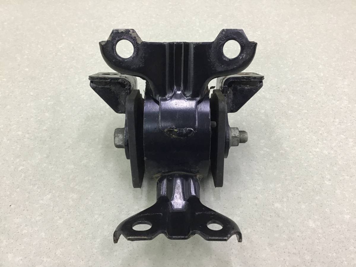 Опора КПП левая Mitsubishi Lancer X (CX, CY) 2007> Опора КПП левая Mitsubishi Lancer X (CX, CY) 2007>