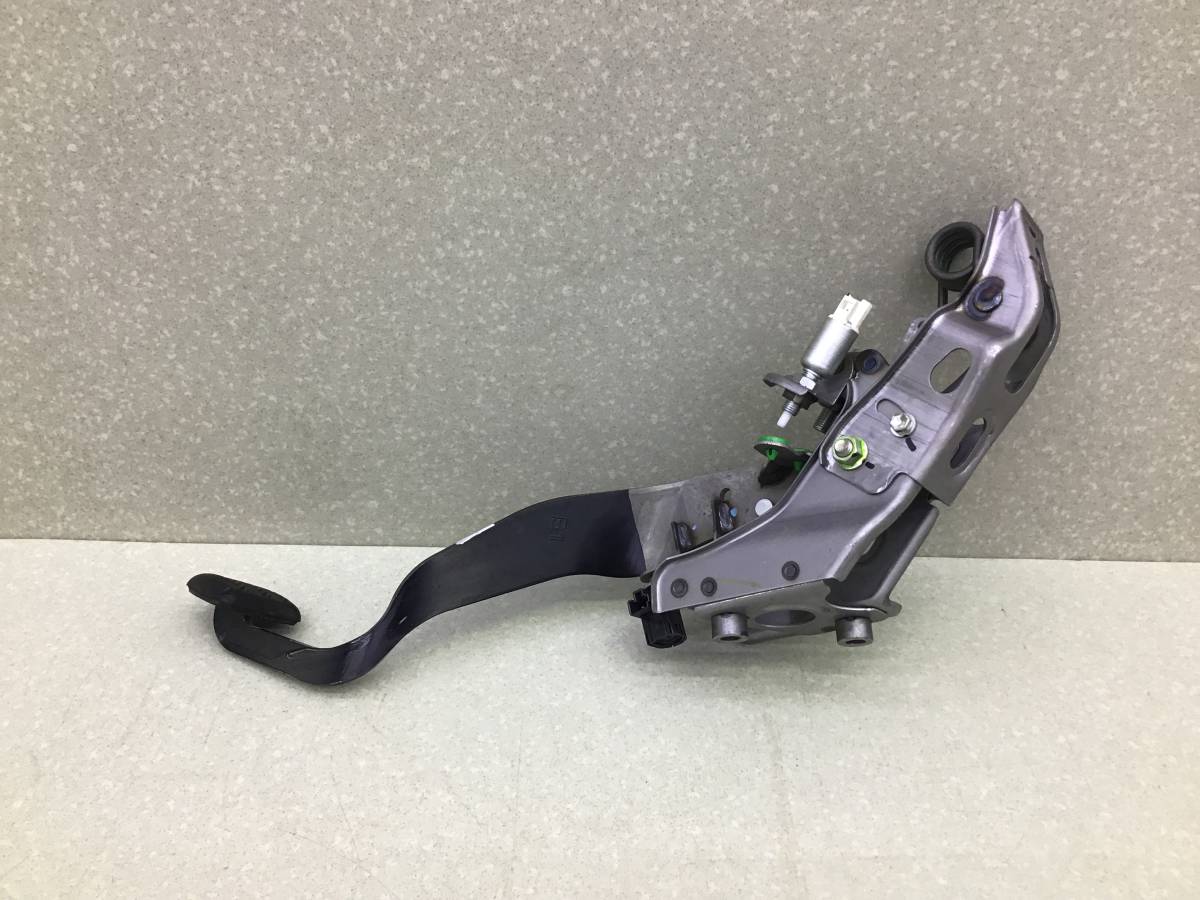 Педаль сцепления Toyota Rav 4 (A40) 2013>