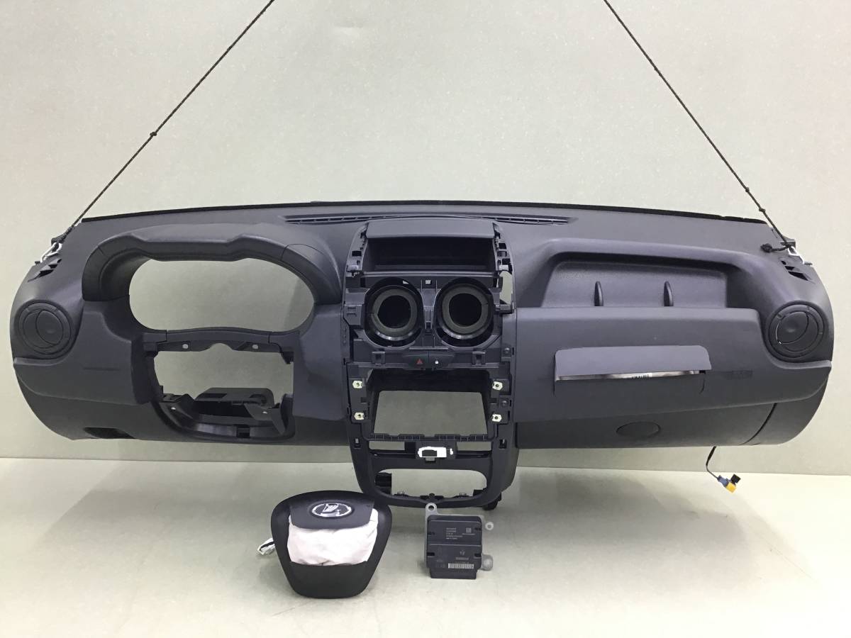 Торпедо Lada Largus (R90) 2012-2022 Торпедо Lada Largus (R90) 2012-2022
