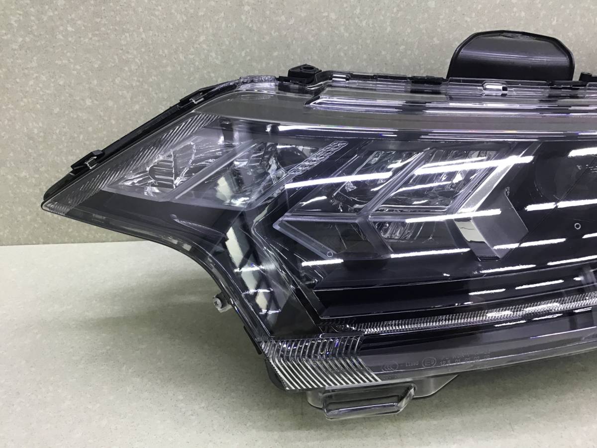 Фара левая Mitsubishi Outlander (GF) 2012> Фара левая Mitsubishi Outlander (GF) 2012>