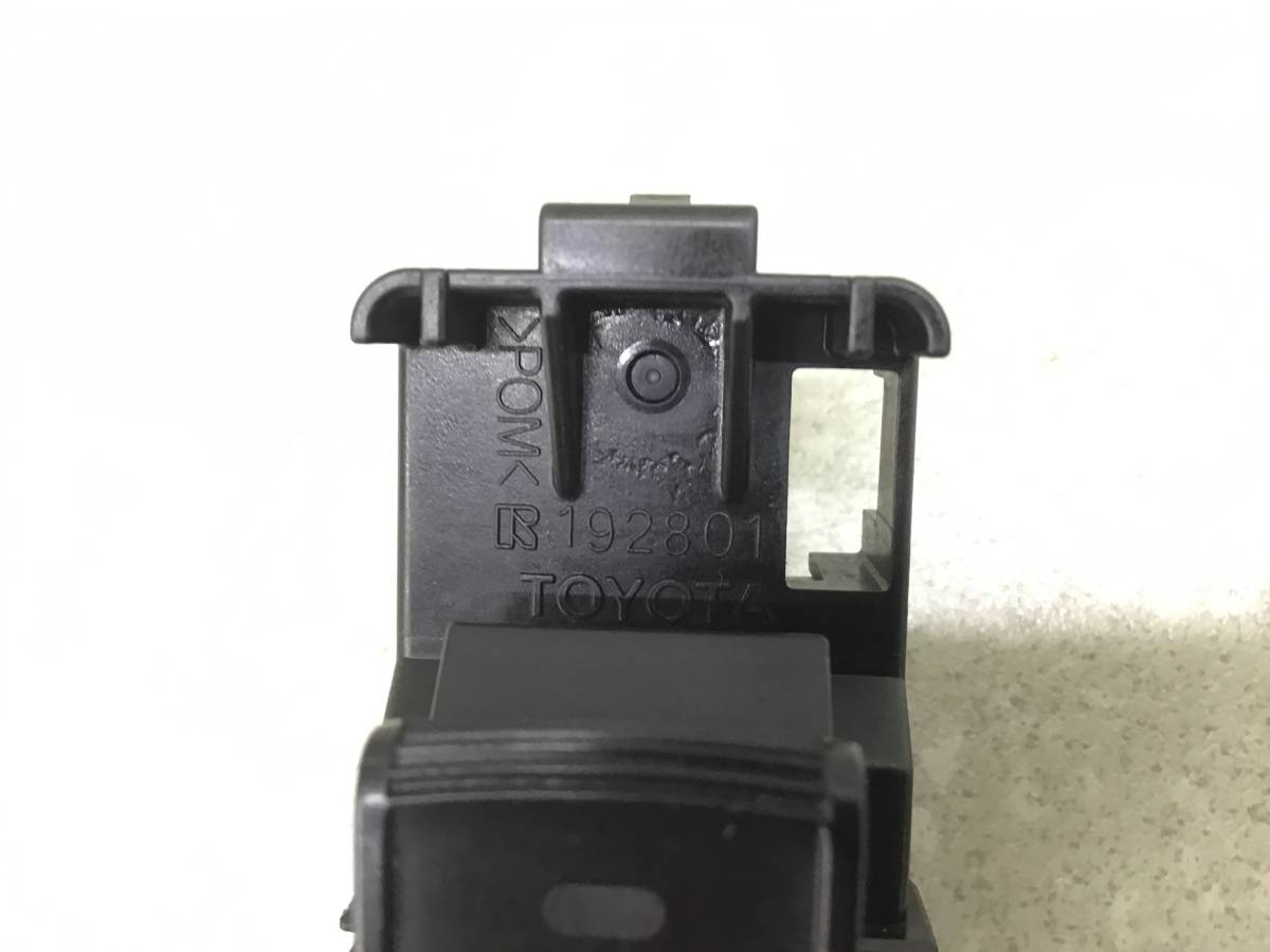 Кнопка стеклоподъемника Toyota Camry (V40) 2006-2011 Кнопка стеклоподъемника Toyota Camry (V40) 2006-2011