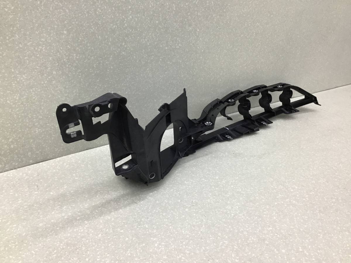 Кронштейн крепления крыла BMW X5 E70 2007-2013