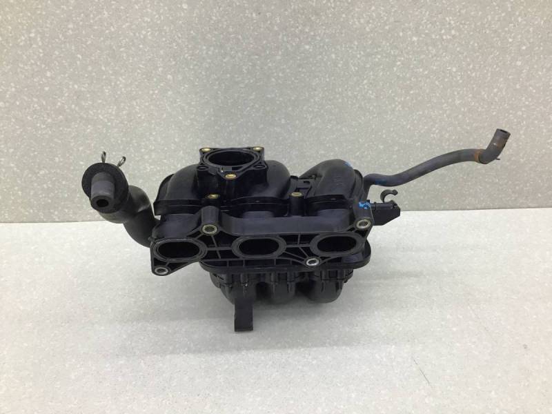 Коллектор впускной Toyota Aygo 2005-2014 (B10) Коллектор впускной Toyota Aygo 2005-2014 (B10)