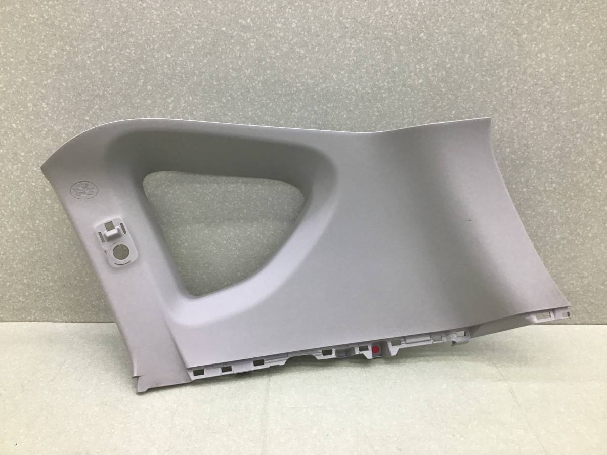 Обшивка задней стойки правая Toyota Rav 4 (A40) 2013>