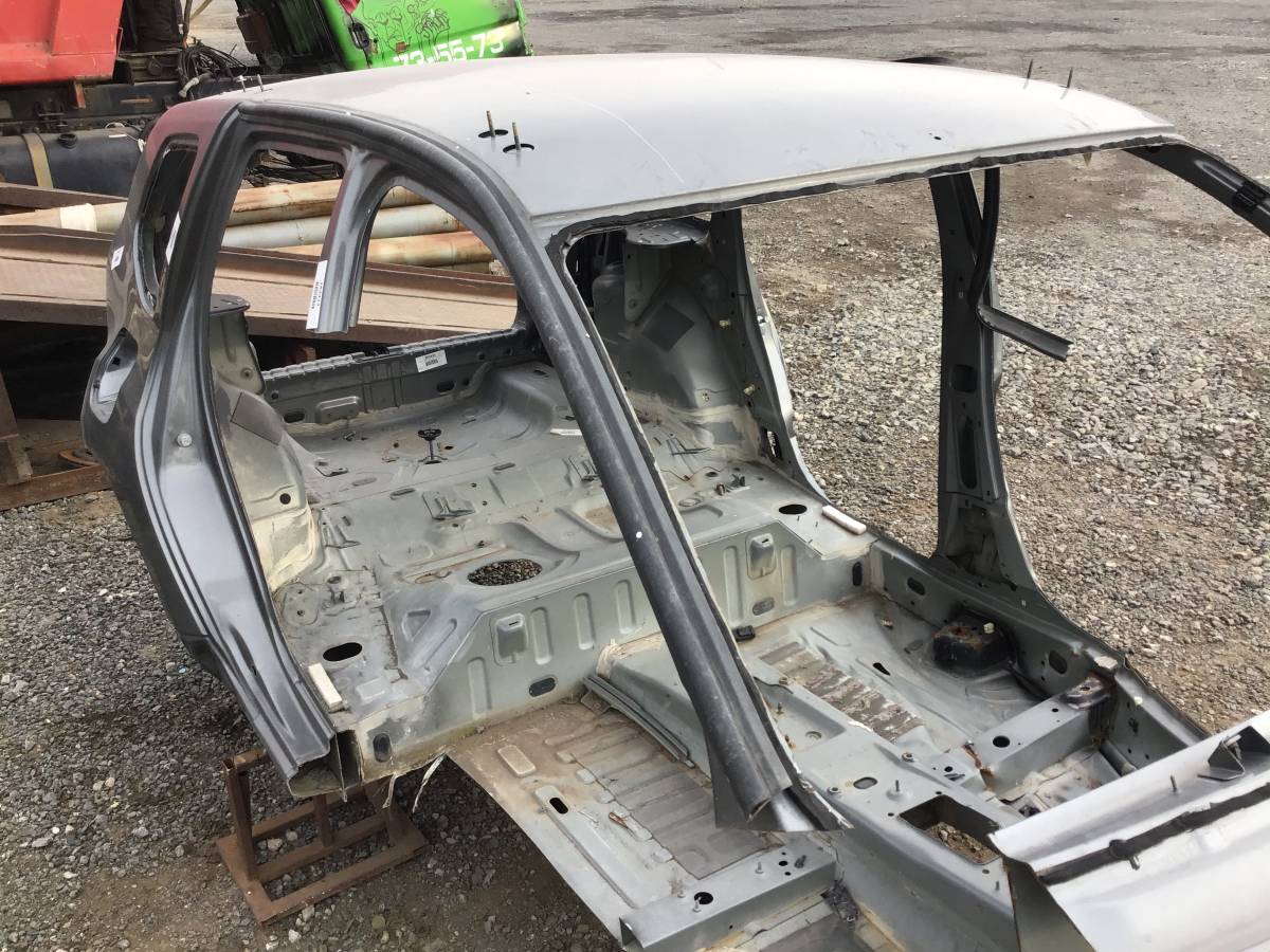 Стойка передней двери Renault Duster (HS) 2010-2021