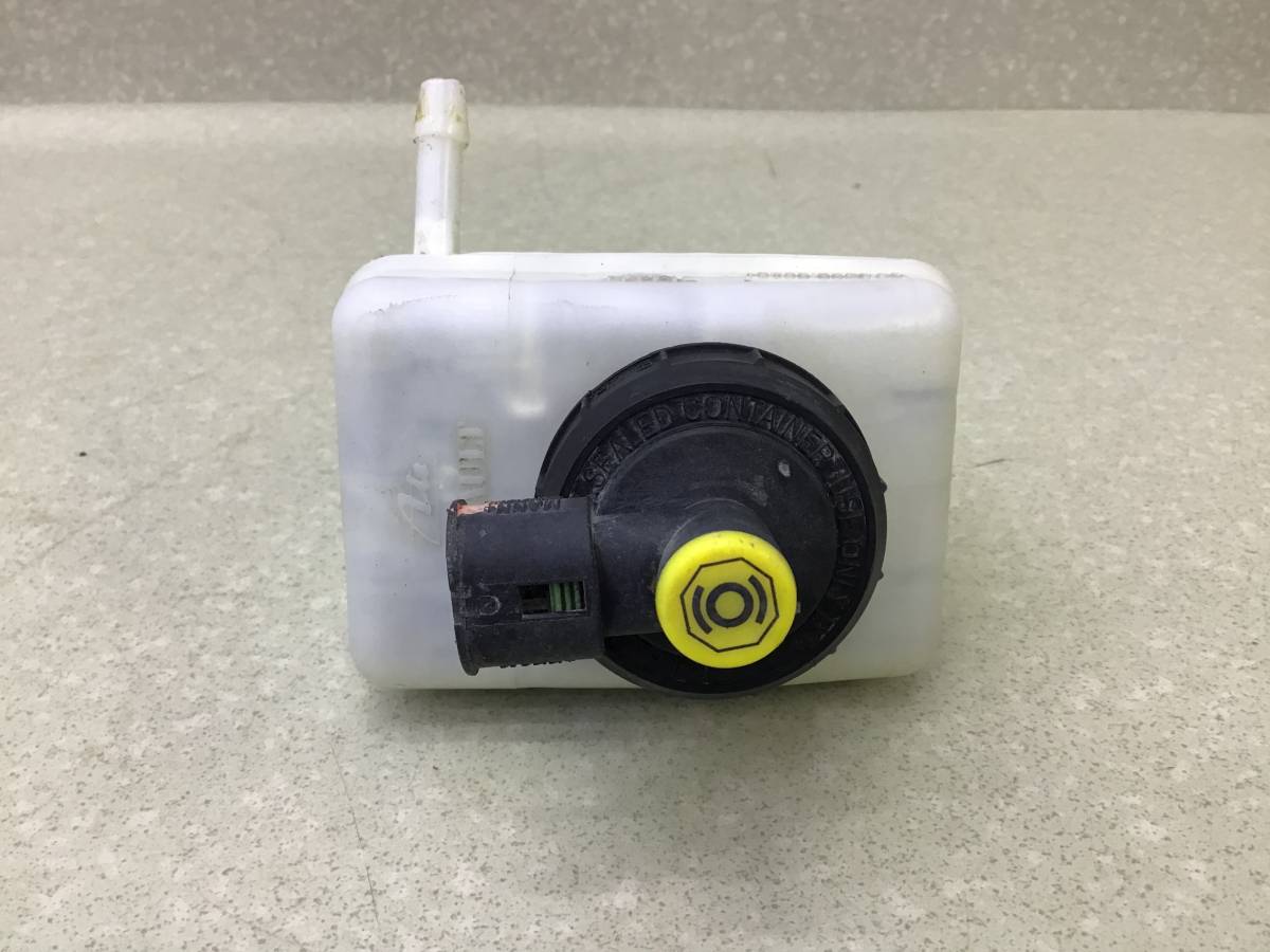 Бачок главного тормозного цилиндра Renault Duster (HS) 2010-2021