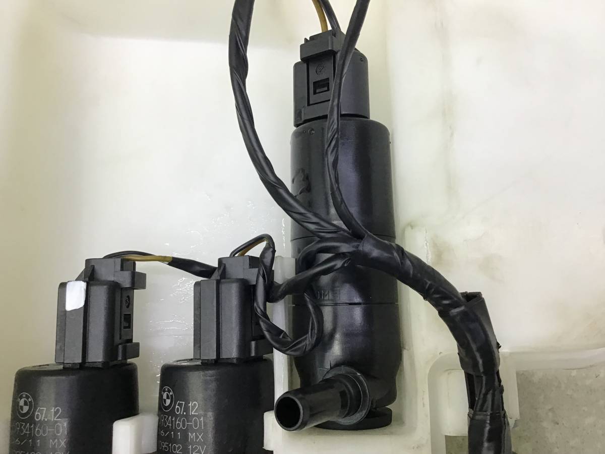 Бачок омывателя лобового стекла BMW X5 E70 2007-2013