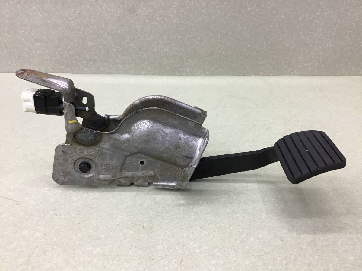 Педаль тормоза Renault Duster (HS) 2010-2021