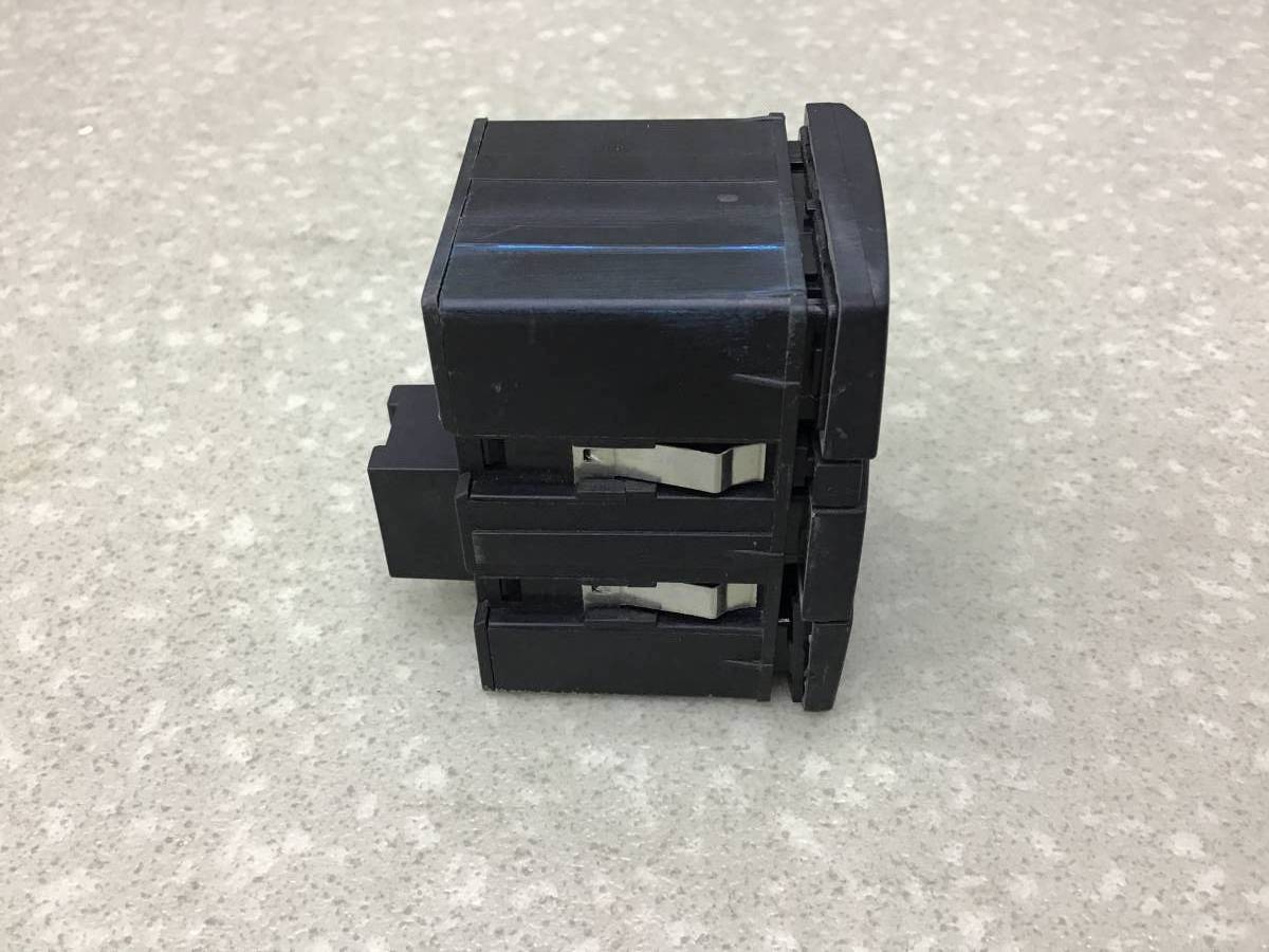 Блок кнопок Audi Q7 (4L) 2005-2015 Блок кнопок Audi Q7 (4L) 2005-2015
