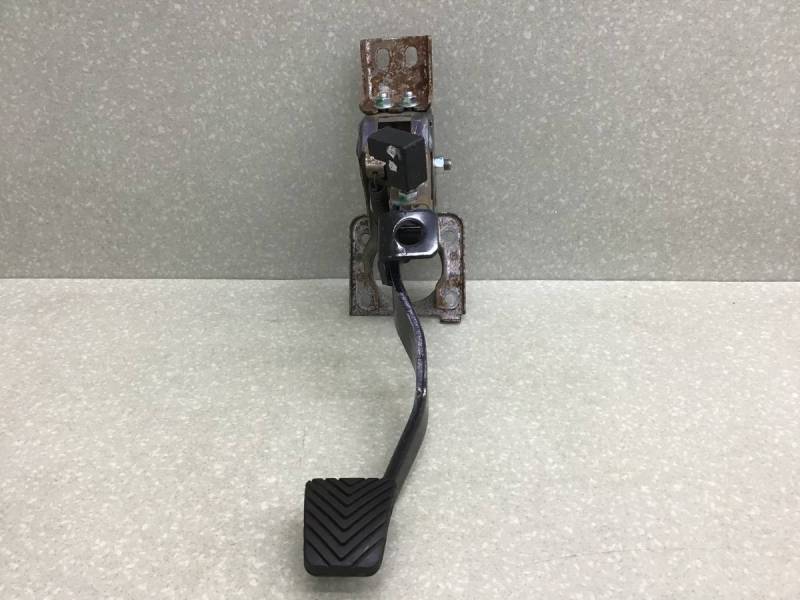 Педаль тормоза Kia Rio 2 (JB) 2005-2011 Педаль тормоза Kia Rio 2 (JB) 2005-2011