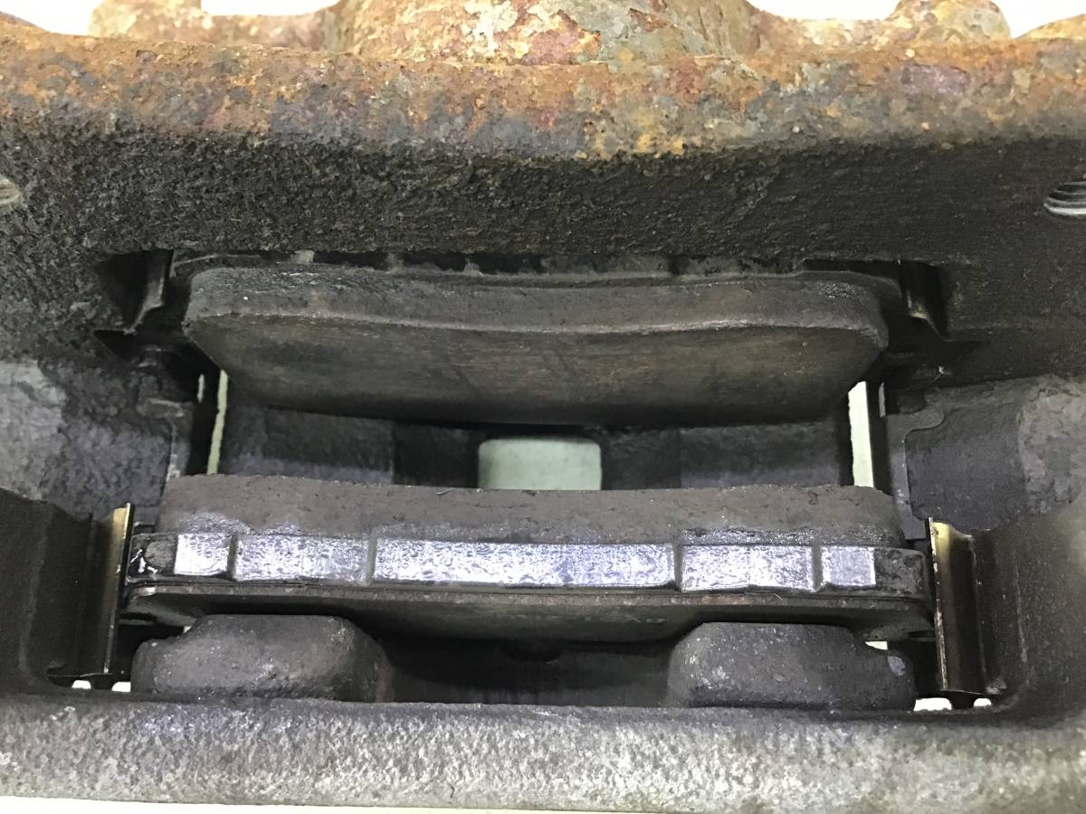 Суппорт передний правый Ford Fiesta (CB1) 2008-2019 Суппорт передний правый Ford Fiesta (CB1) 2008-2019