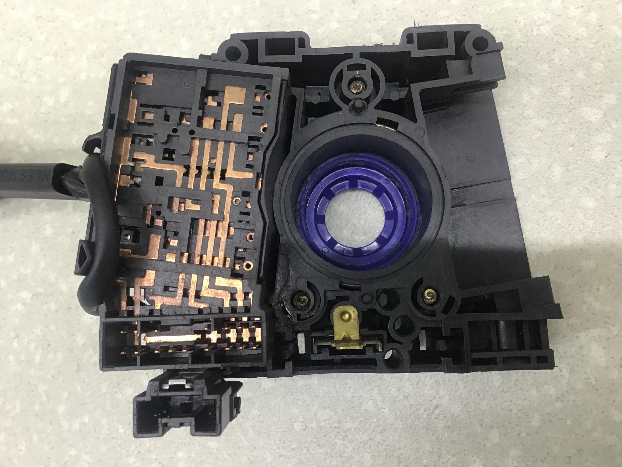 Переключатель поворотов подрулевой, Nissan Almera N15 1995-2000 Переключатель поворотов подрулевой, Nissan Almera N15 1995-2000