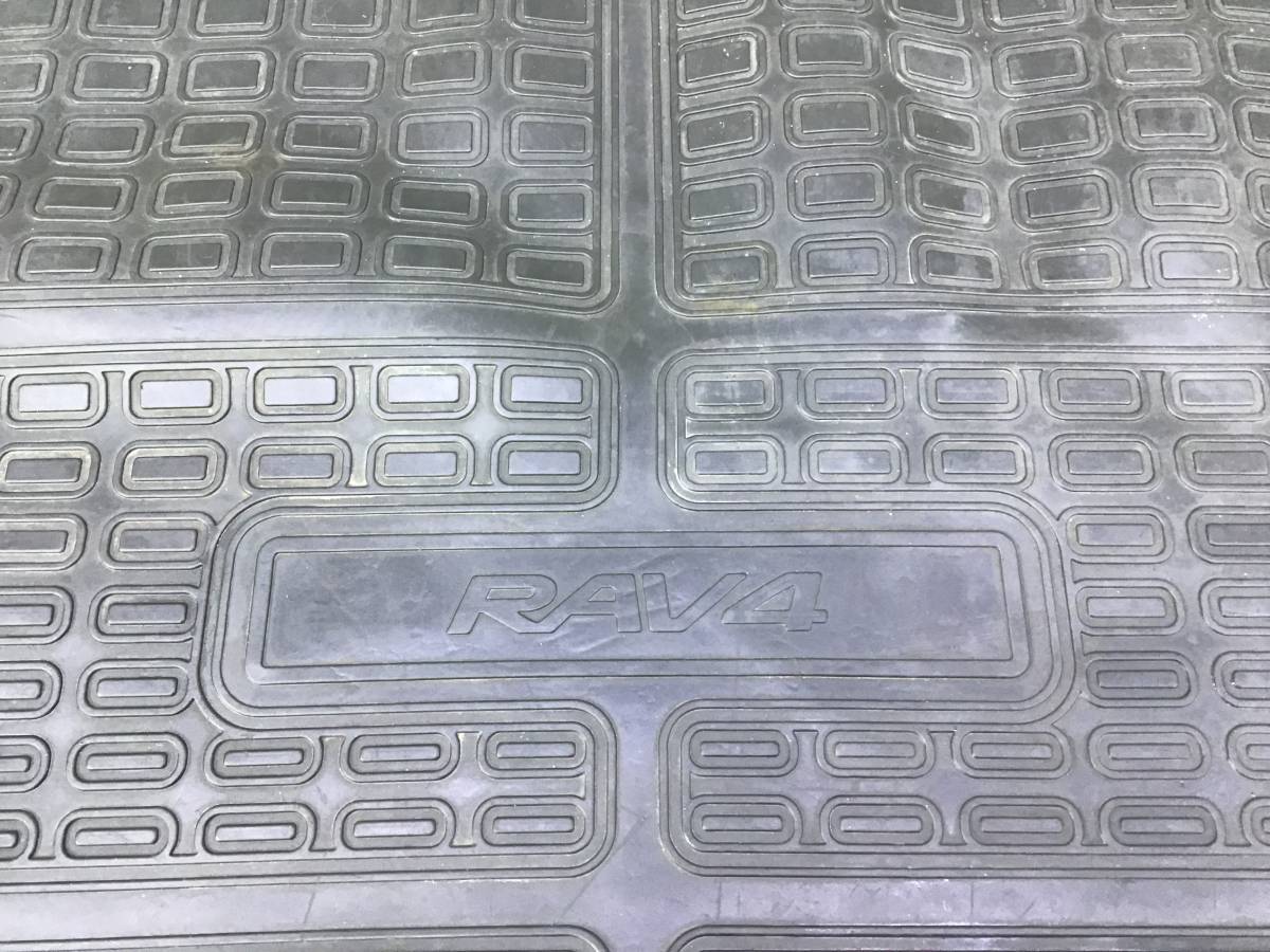 Коврик багажника Toyota Rav 4 (A30) 2006-2013 Коврик багажника Toyota Rav 4 (A30) 2006-2013