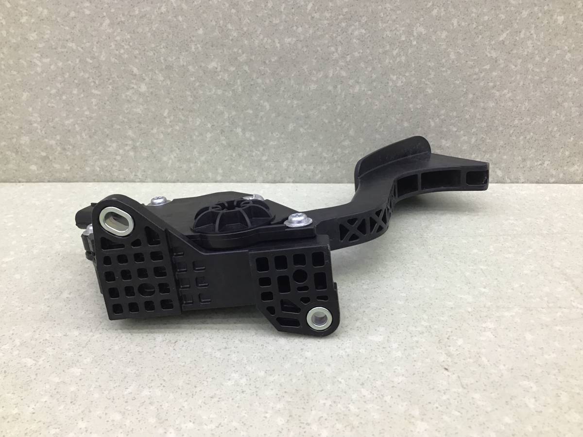 Педаль газа Toyota Rav 4 (A40) 2013>