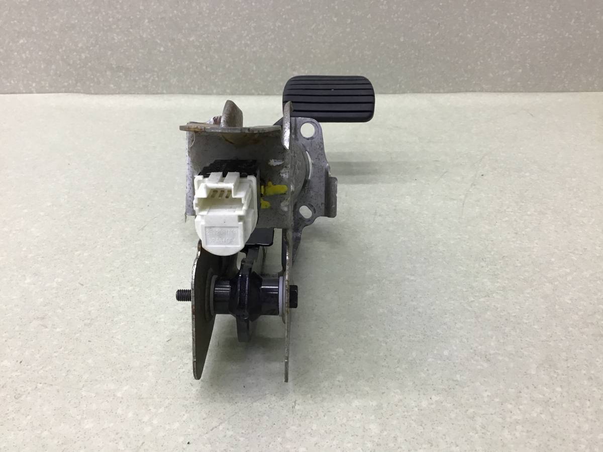 Педаль тормоза Renault Duster (HS) 2010-2021