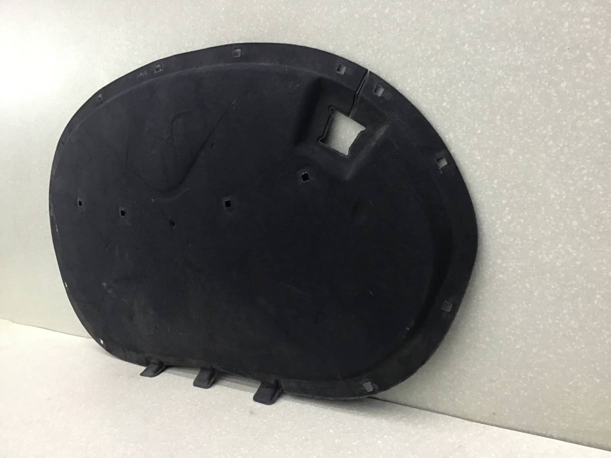 Шумоизоляция капота Volkswagen Passat B7 2011-2015 Шумоизоляция капота Volkswagen Passat B7 2011-2015
