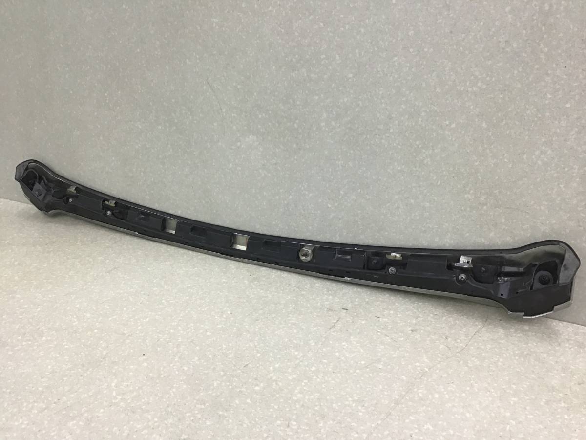 Молдинг капота Toyota Land Cruiser Prado (J150) 2009> Молдинг капота Toyota Land Cruiser Prado (J150) 2009>
