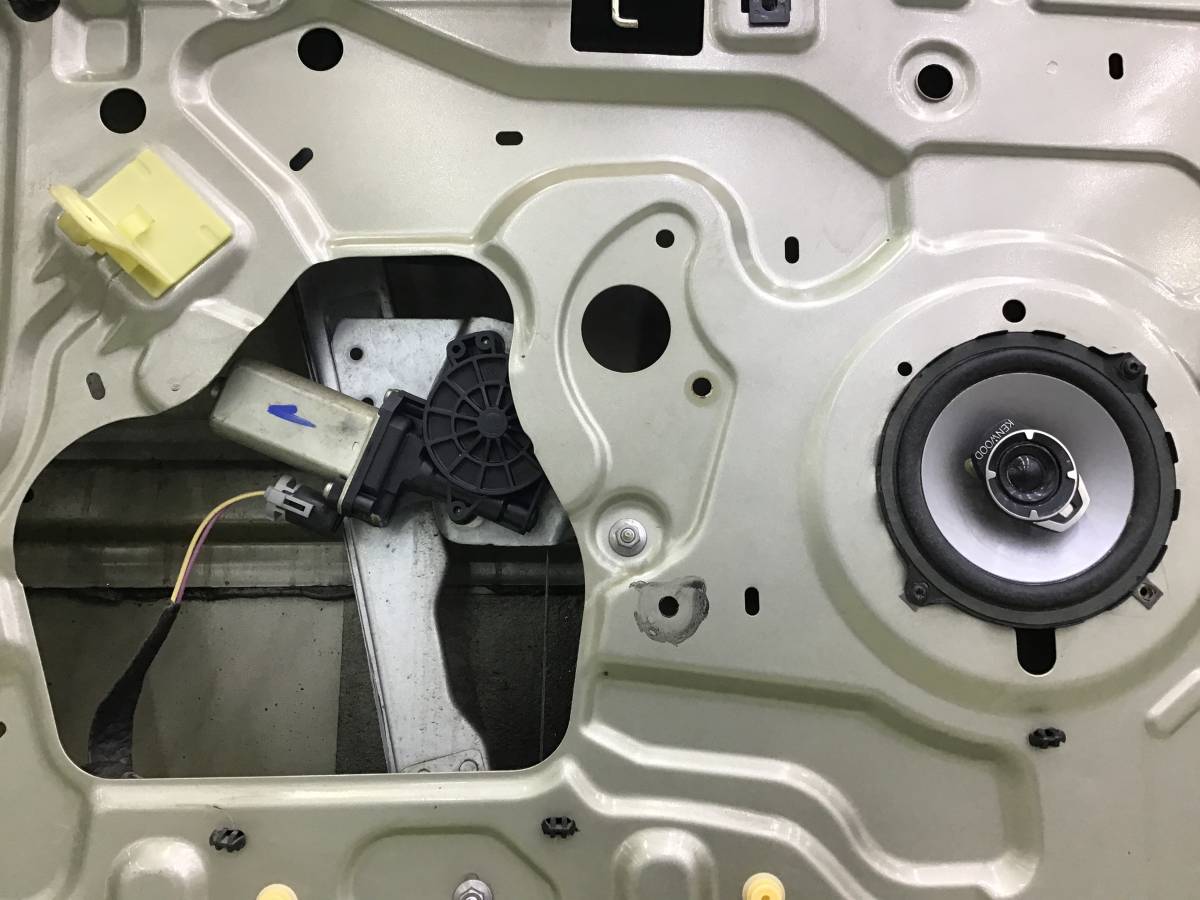 Дверь передняя левая Renault Sandero 1 (BS1Y) 2009-2014