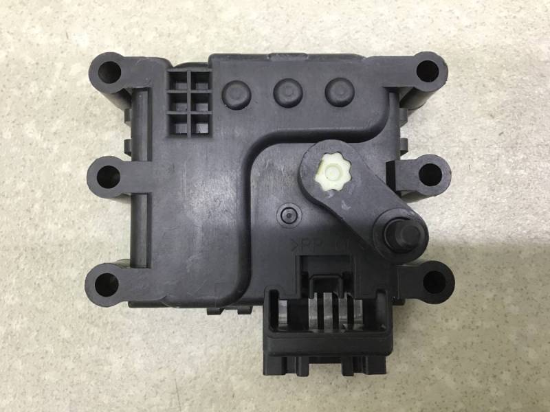 Моторчик заслонки печки Mazda CX-7 (ER) 2006-2012 Моторчик заслонки печки Mazda CX-7 (ER) 2006-2012