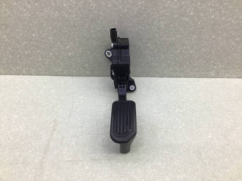 Педаль газа Toyota Rav 4 (A40) 2013>