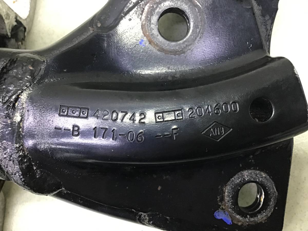 Опора двигателя правая Renault Logan (1) 2005-2014