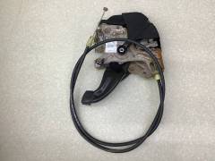  Педаль стояночного тормоза ручника Audi Q7 (4L) 2005-2015