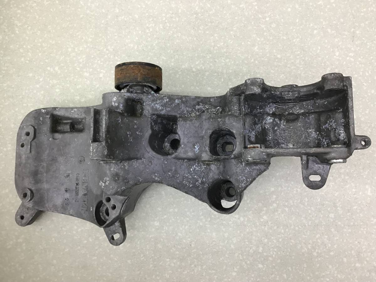 Кронштейн генератора Renault Duster (HS) 2010-2021 Кронштейн генератора Renault Duster (HS) 2010-2021