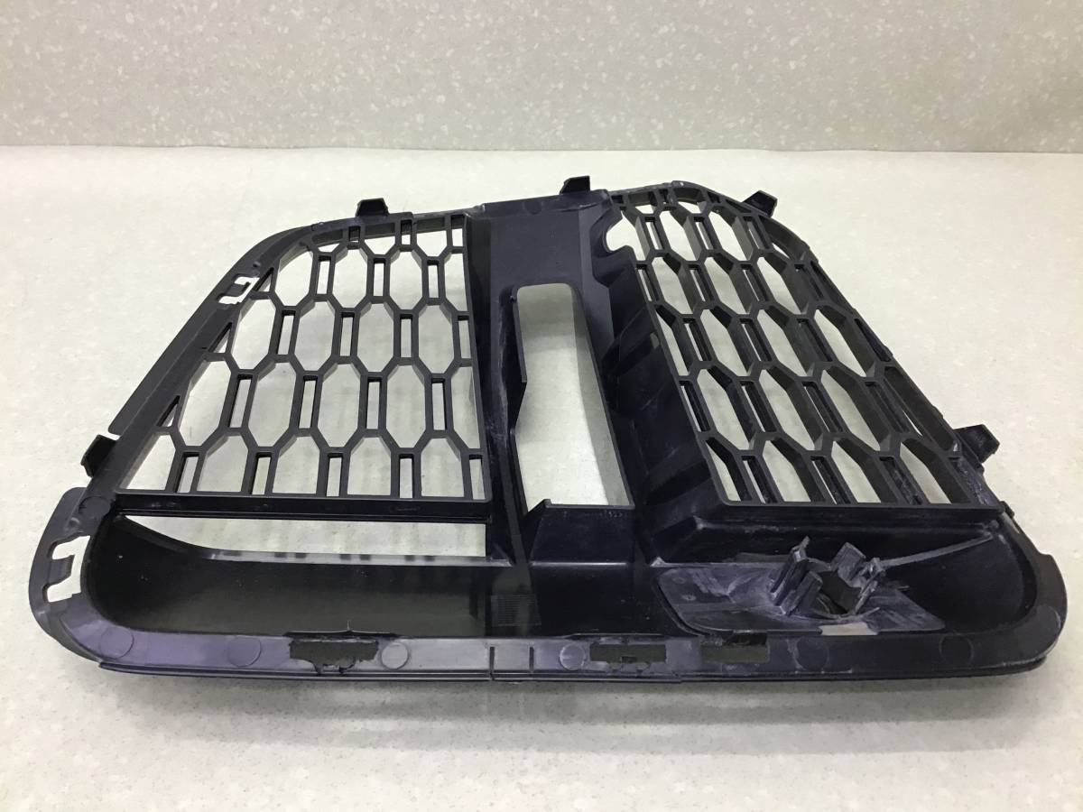 Рамка противотуманной фары левой BMW X1 F48 2014> Рамка противотуманной фары левой BMW X1 F48 2014>