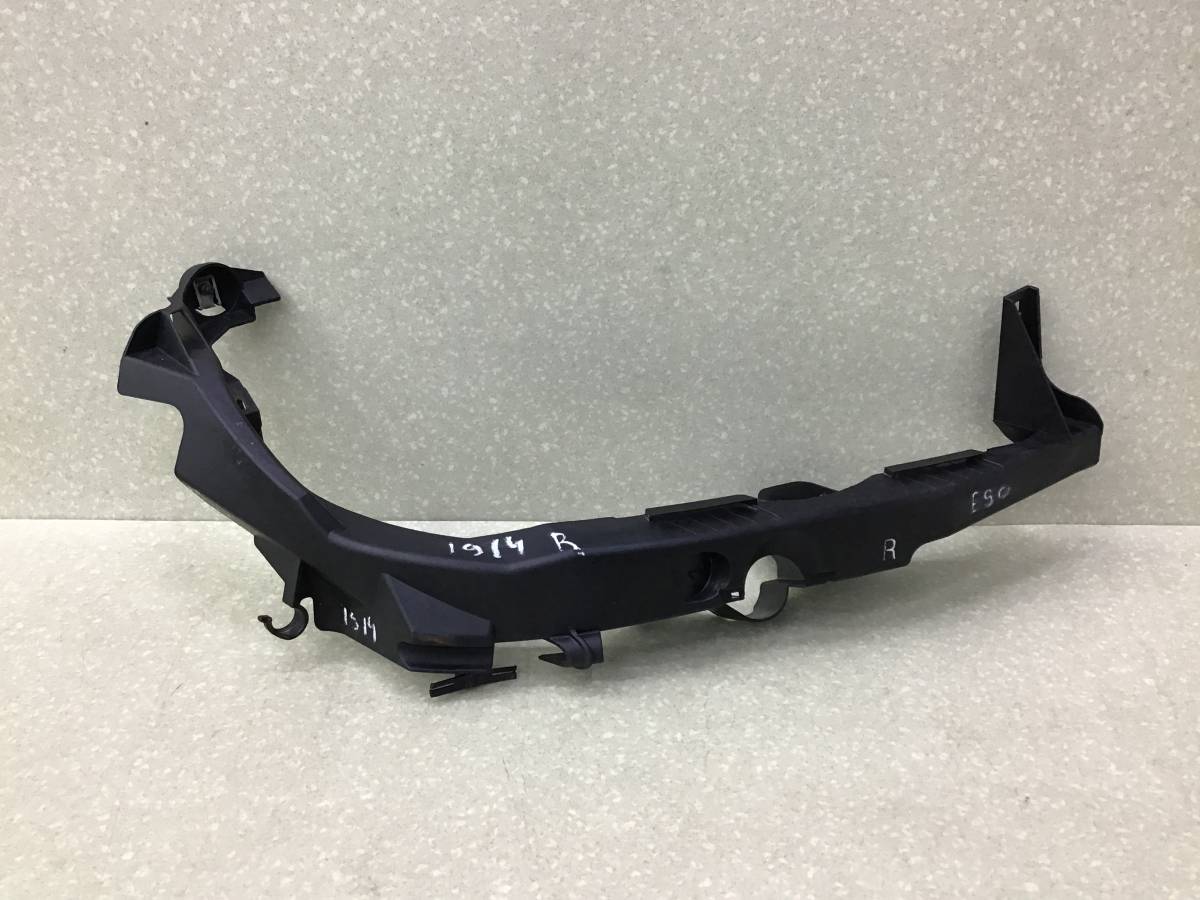 Кронштейн фар правый BMW 3-series E90/E91 2005-2011 Кронштейн фар правый BMW 3-series E90/E91 2005-2011