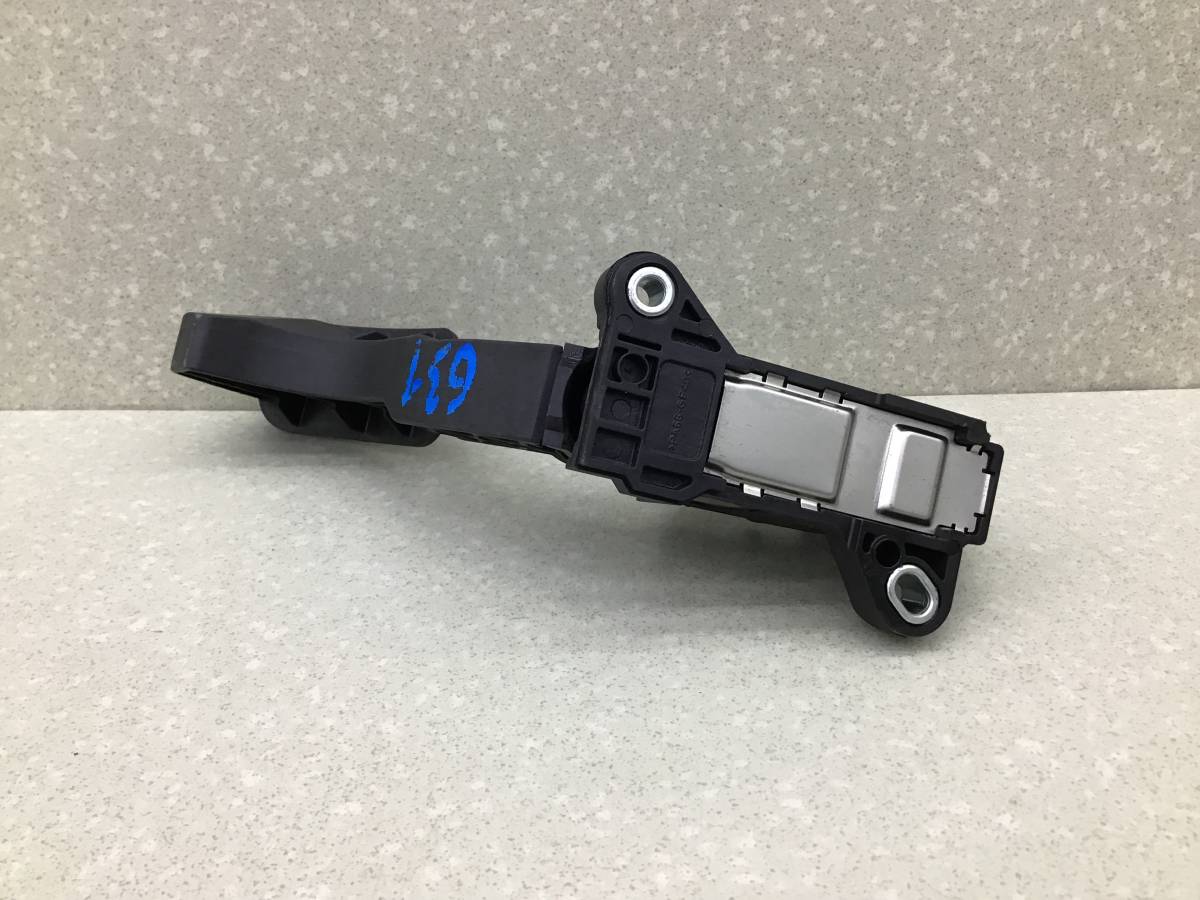 Педаль газа Toyota Corolla (NRE180) 2013-2019 Педаль газа Toyota Corolla (NRE180) 2013-2019